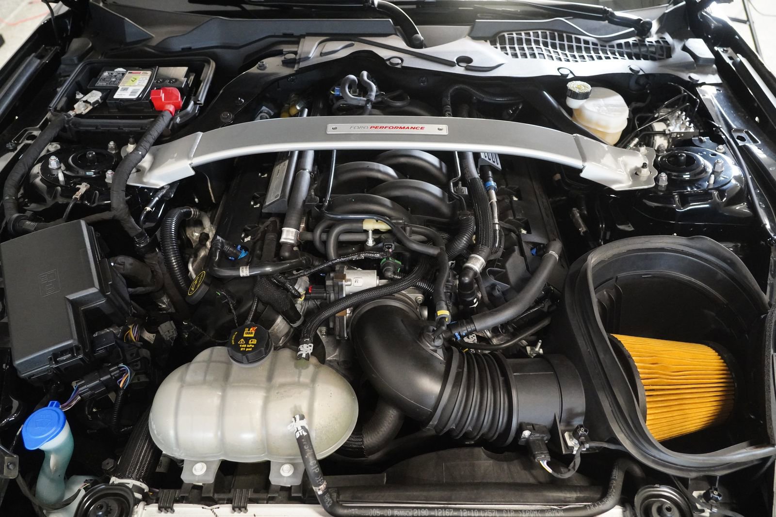 Used 2020 Ford Mustang Shelby GT350R w/ GT350R Equipment Group 920A RWD image 31