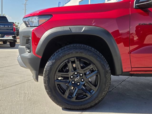 Certified 2025 Chevrolet Colorado Trail Boss w/ Midnight Edition AWD/4WD image 9