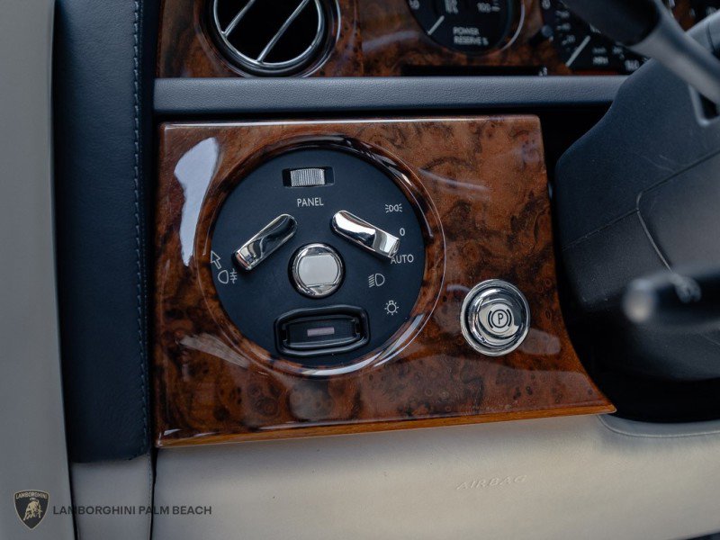 Used 2010 Rolls-Royce Phantom Coupe RWD image 17