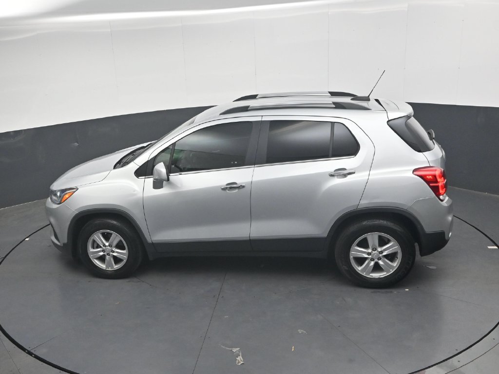 Used 2020 Chevrolet Trax LT w/ LT Convenience Package FWD image 20