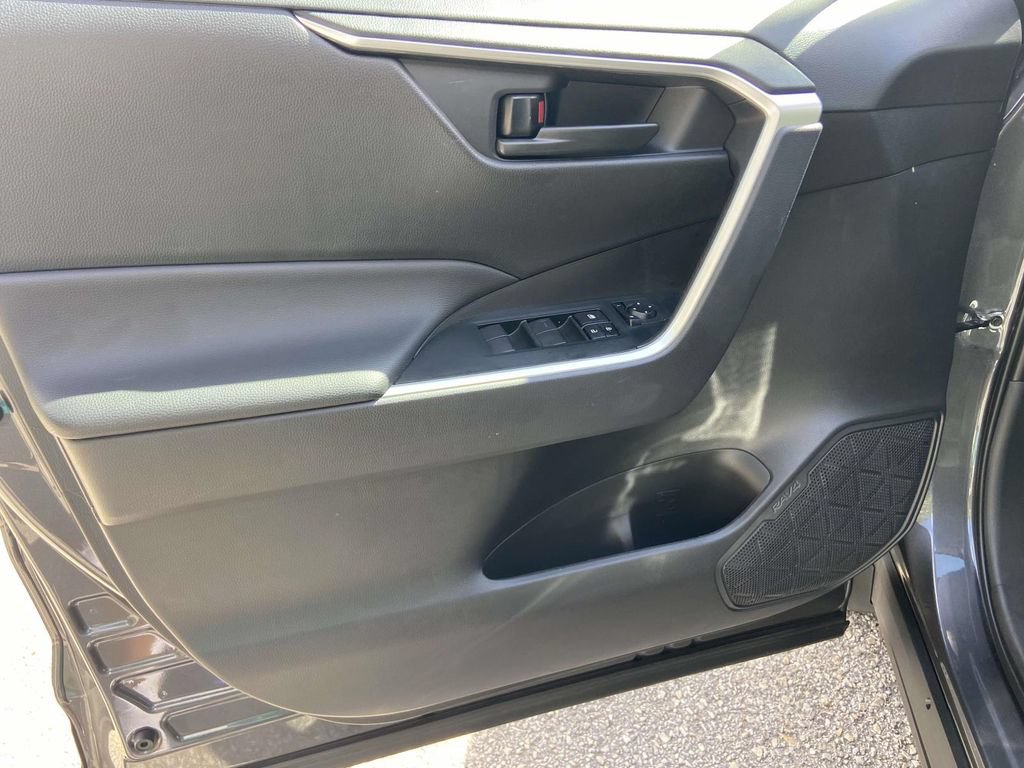 Used 2025 Toyota RAV4 LE FWD image 12