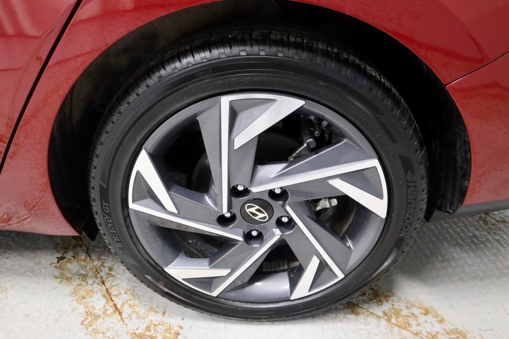 Used 2025 Hyundai Elantra SEL image 20