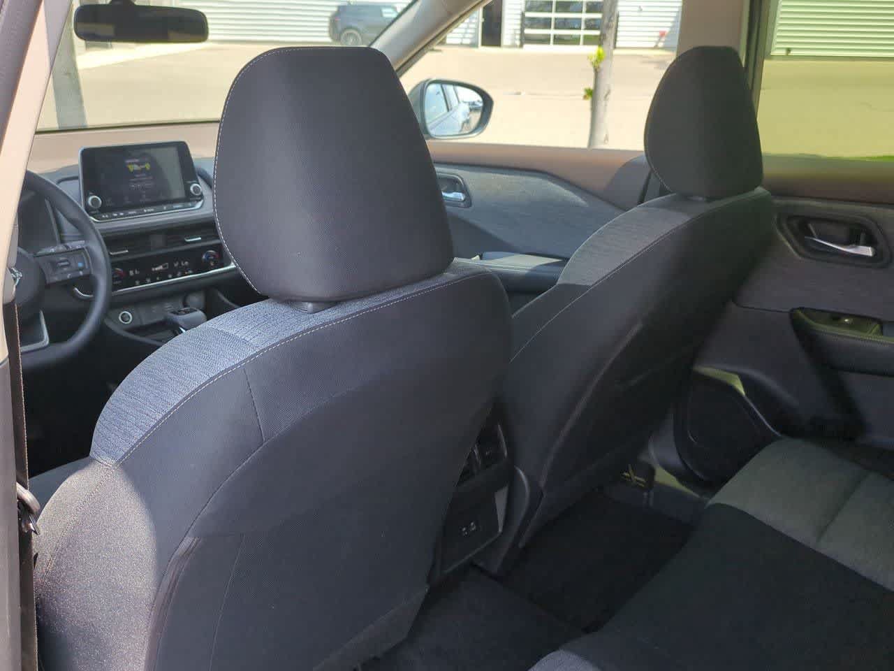 Used 2023 Nissan Rogue SV AWD/4WD image 16