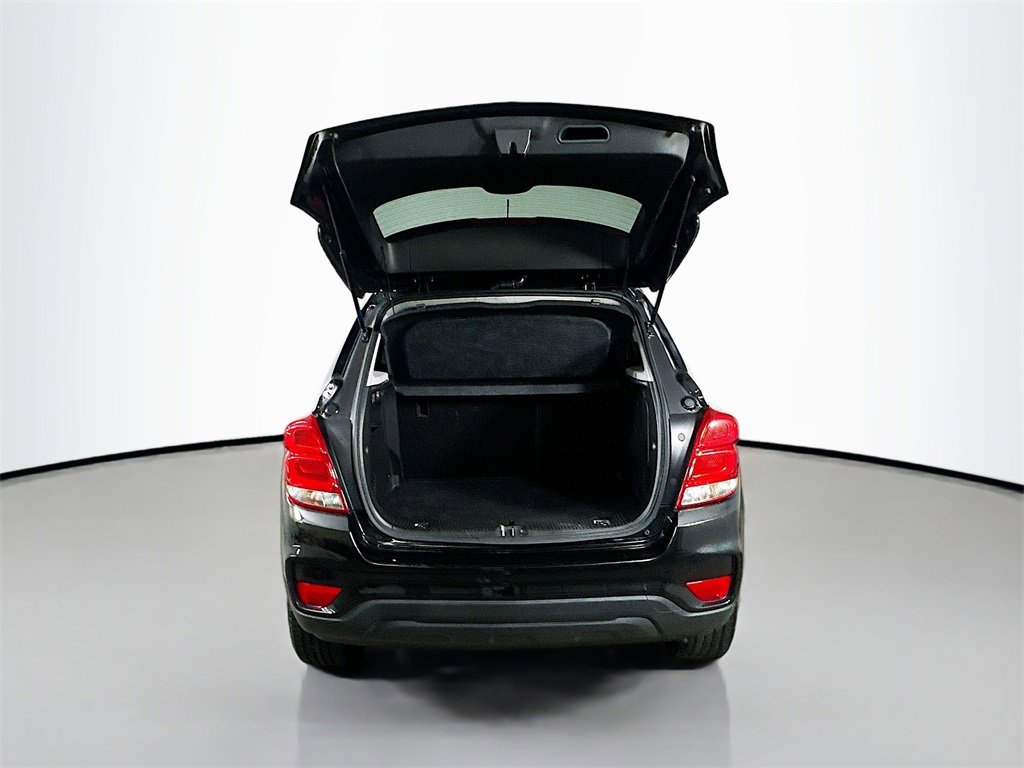 Used 2022 Chevrolet Trax LT w/ Midnight Edition image 34