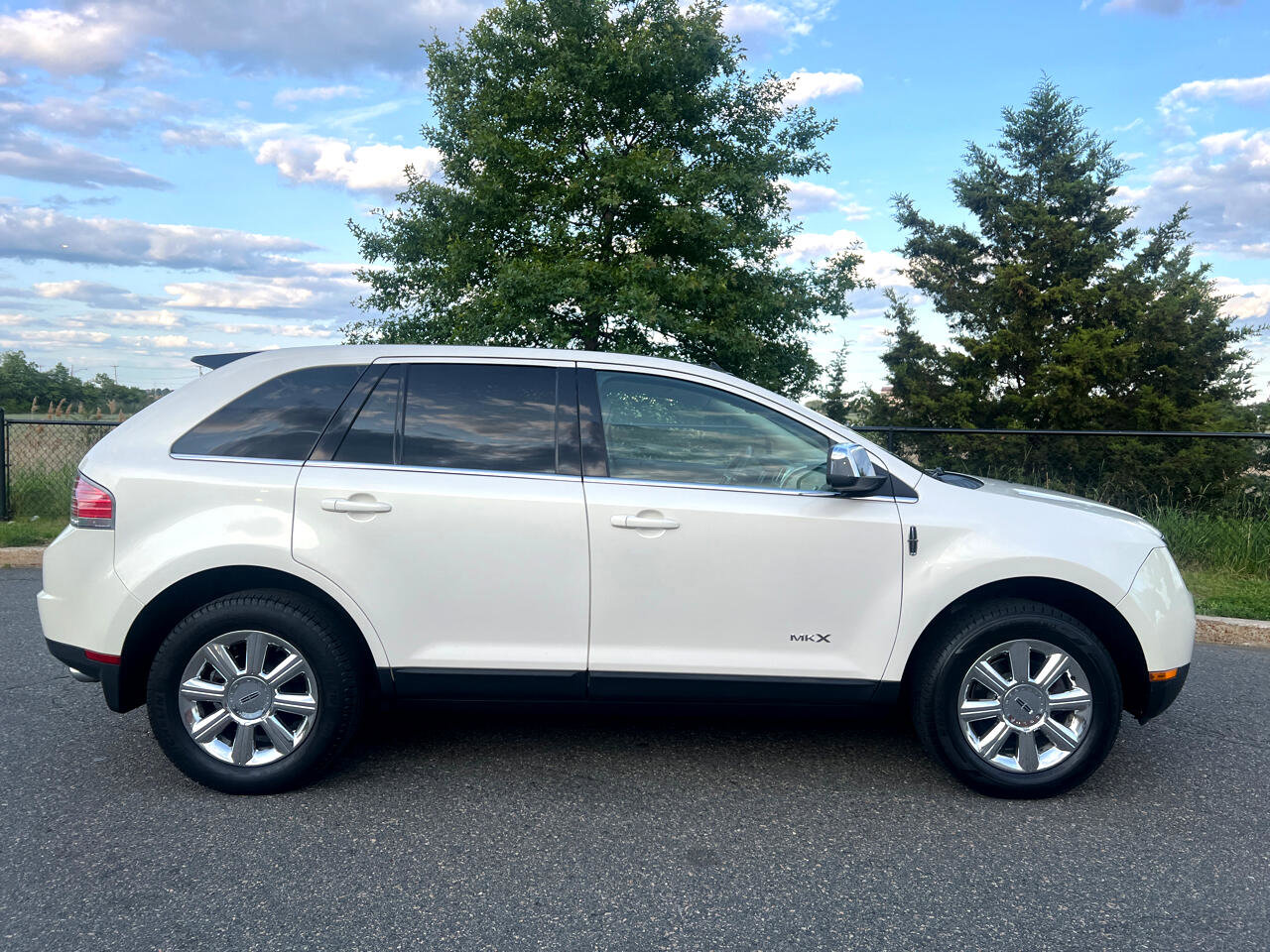 Used 2008 Lincoln MKX AWD image 6