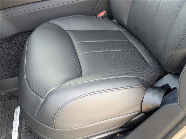 New 2025 Land Rover Range Rover SE image 4