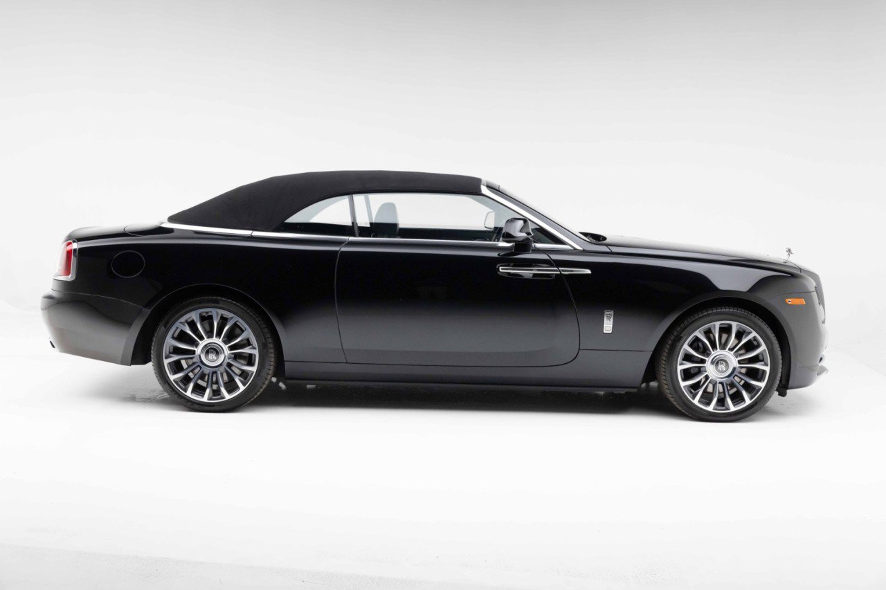 Used 2019 Rolls-Royce Dawn RWD image 31