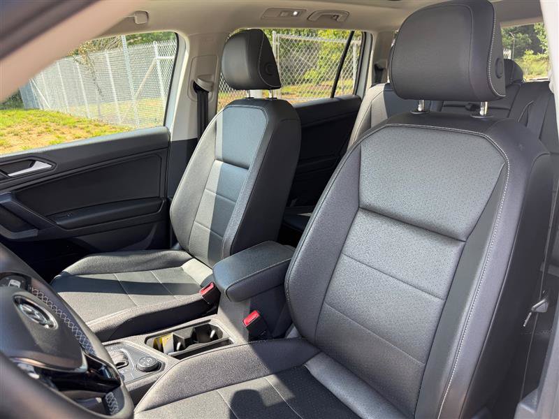 Used 2021 Volkswagen Tiguan SEL AWD/4WD image 11