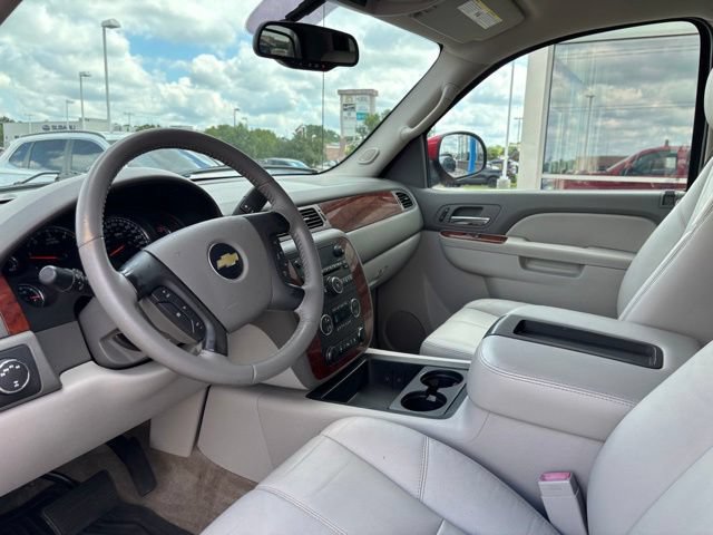 Used 2010 Chevrolet Avalanche LT w/ Luxury Package AWD/4WD image 10