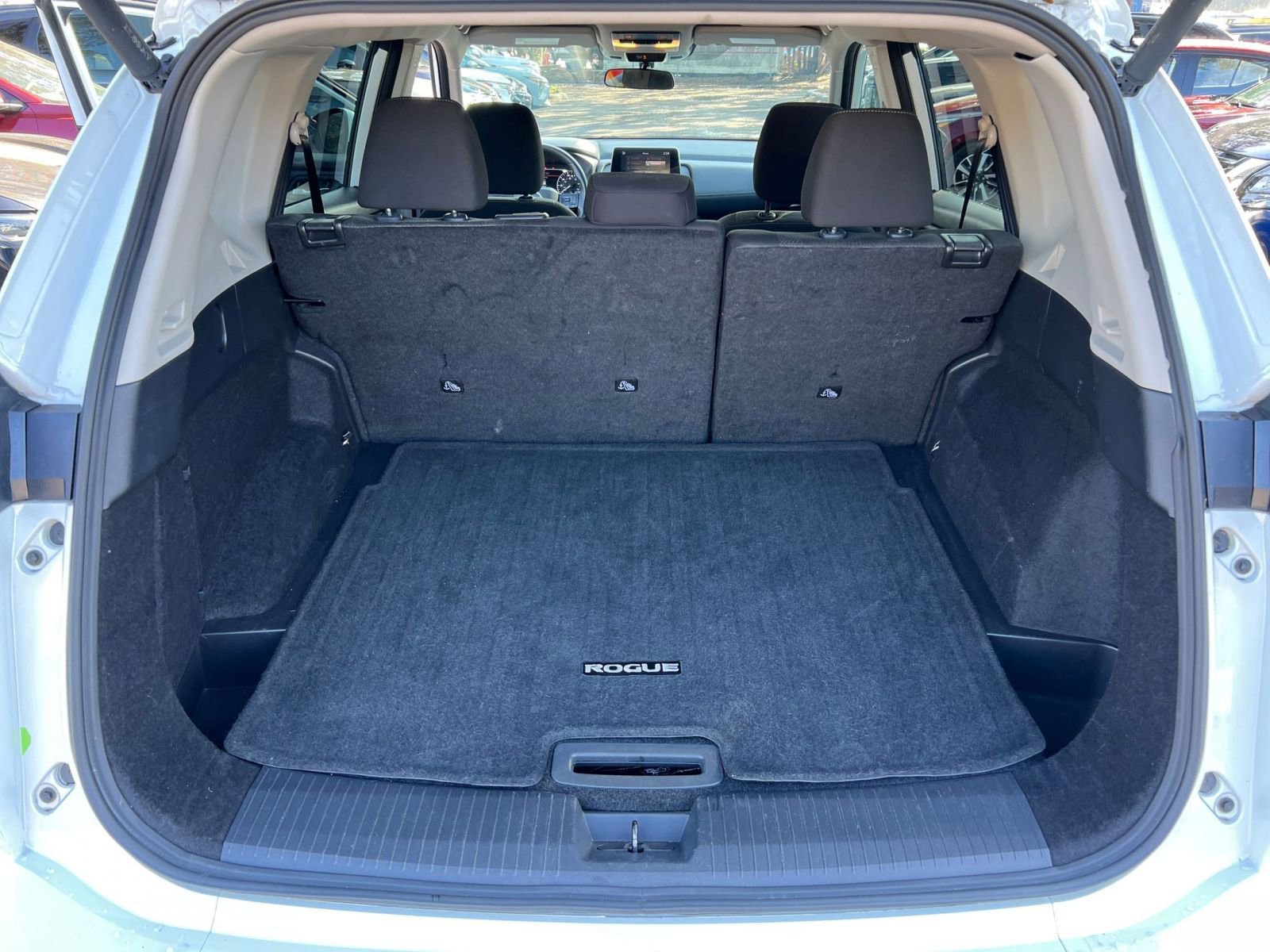 Used 2025 Nissan Rogue SV FWD image 28