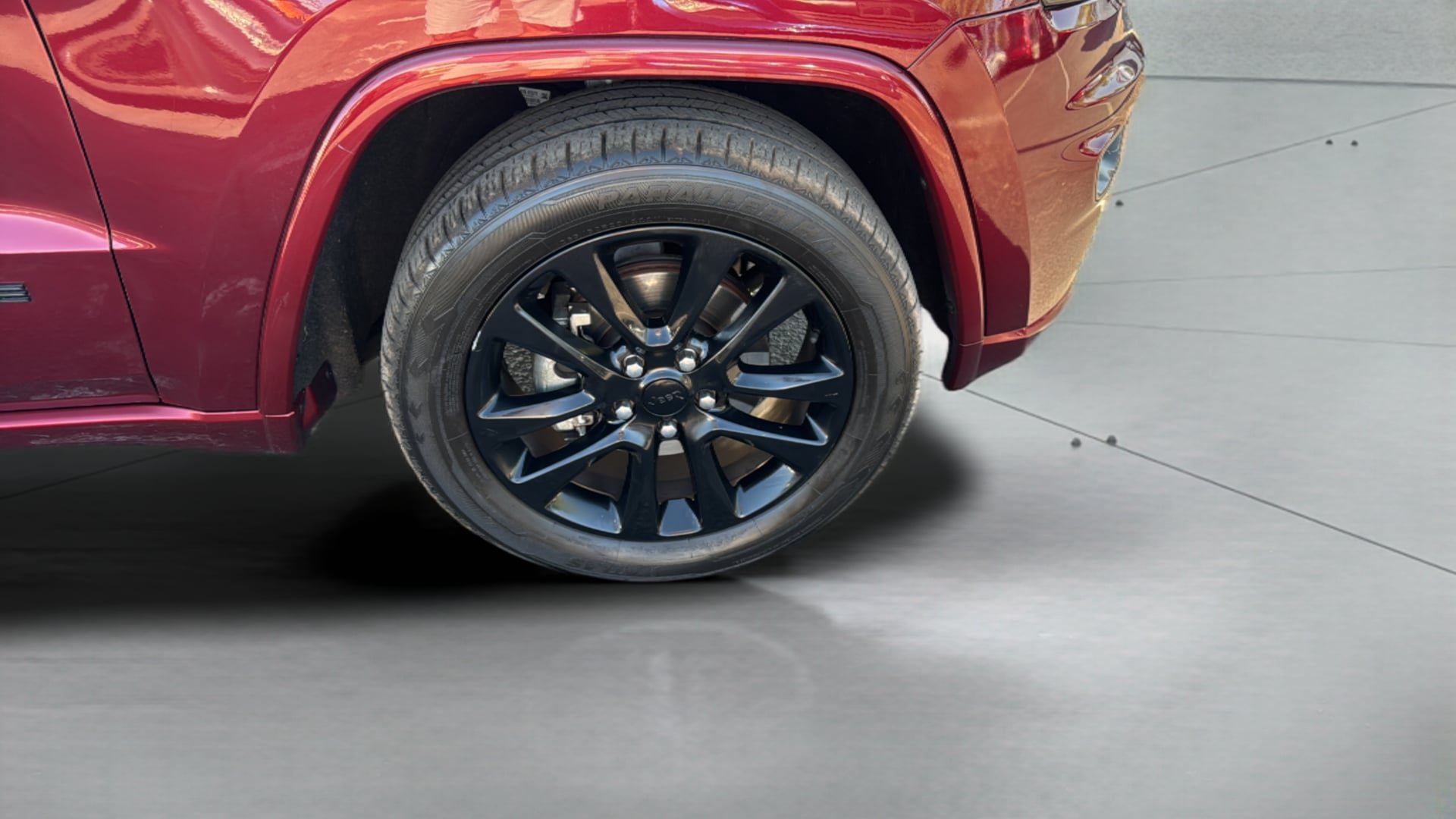 Used 2019 Jeep Grand Cherokee Altitude RWD image 34