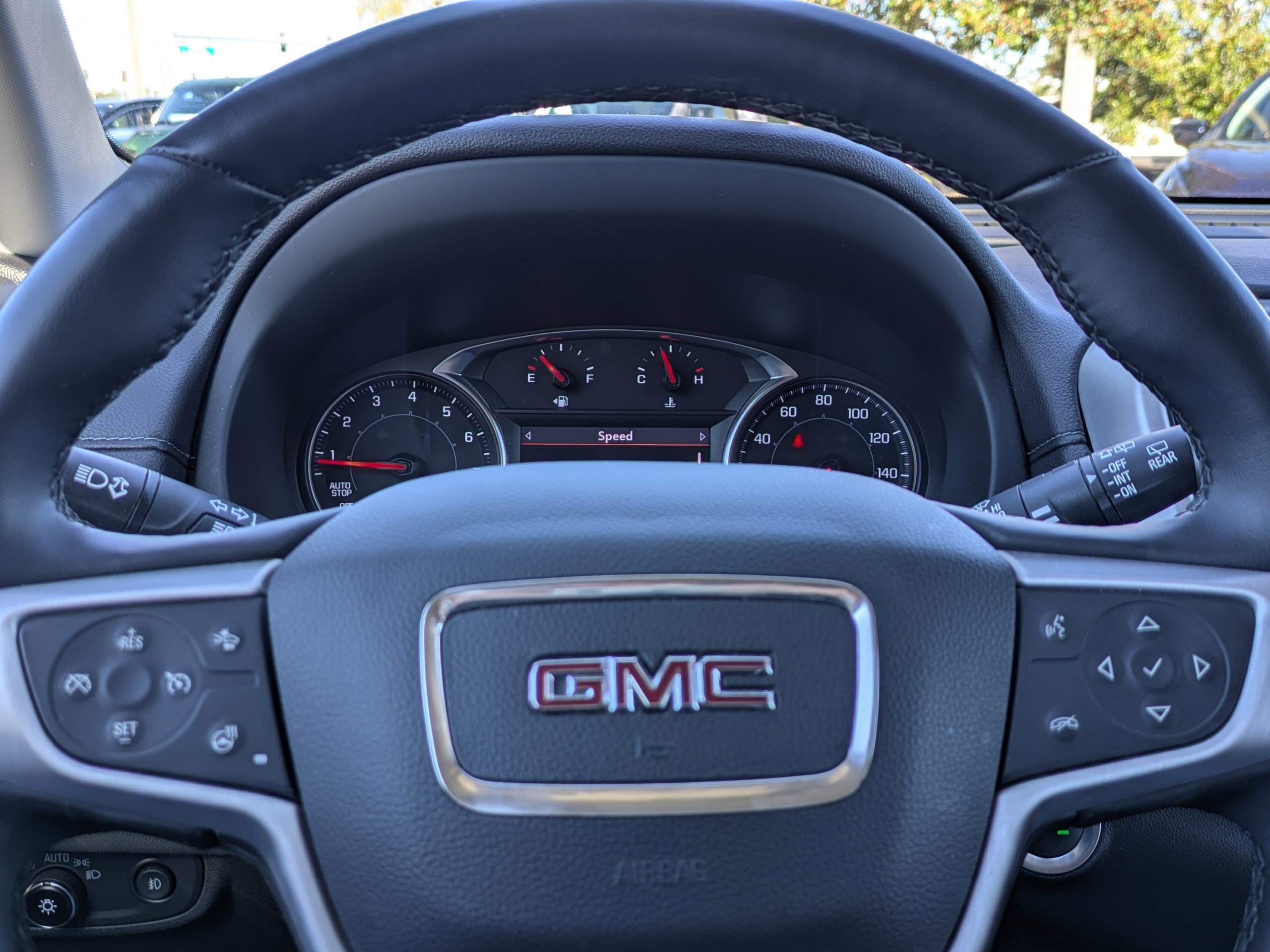 Used 2023 GMC Terrain SLT image 31