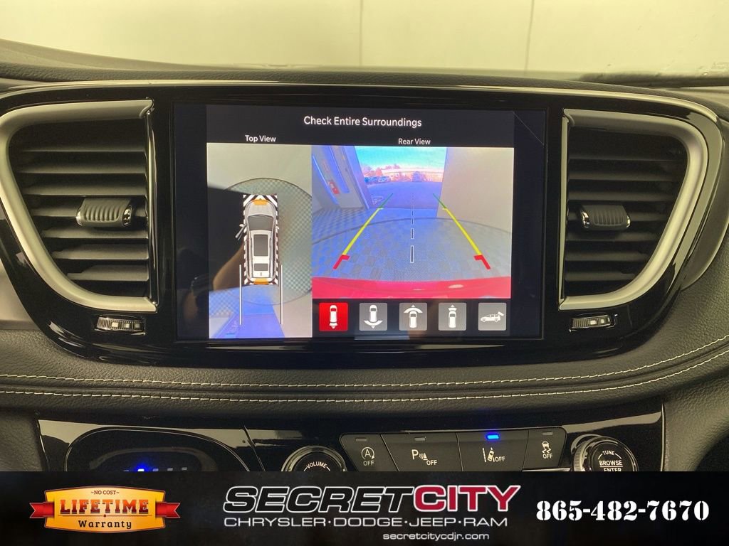 New 2026 Chrysler Pacifica Select image 24