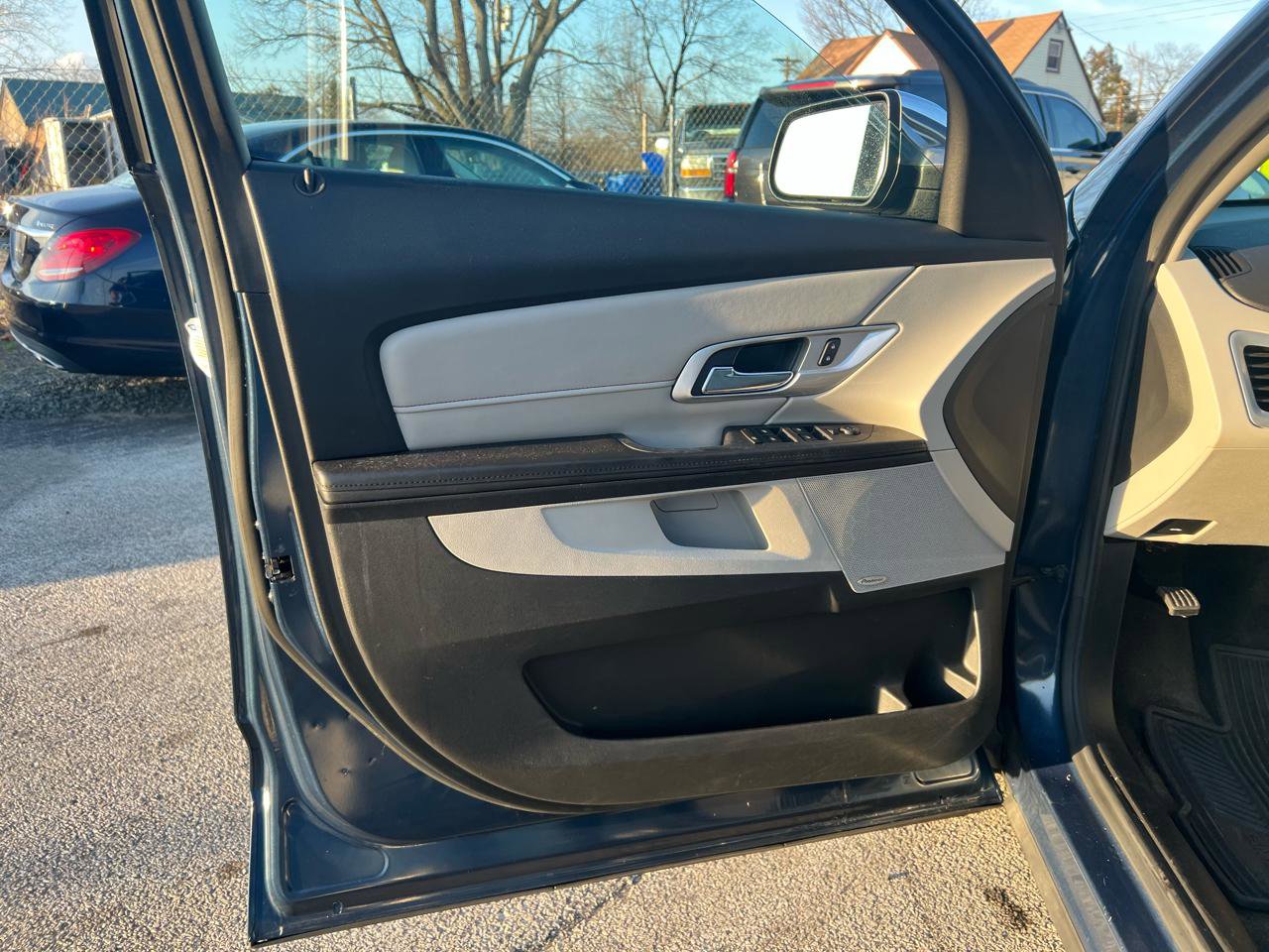 Used 2017 GMC Terrain SLT image 13