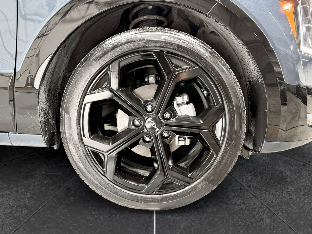 Used 2023 Kia Niro SX Touring image 33