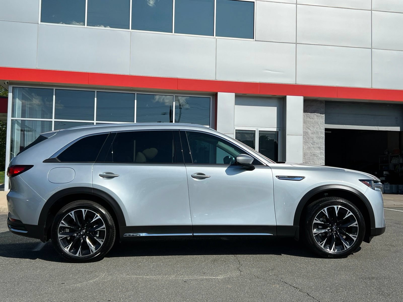 Used 2025 MAZDA CX-90 Plug-In Hybrid w/ Premium Plus AWD/4WD image 34