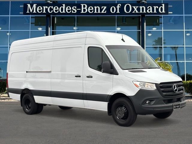 Used 2025 Mercedes-Benz Sprinter 3500 image 1