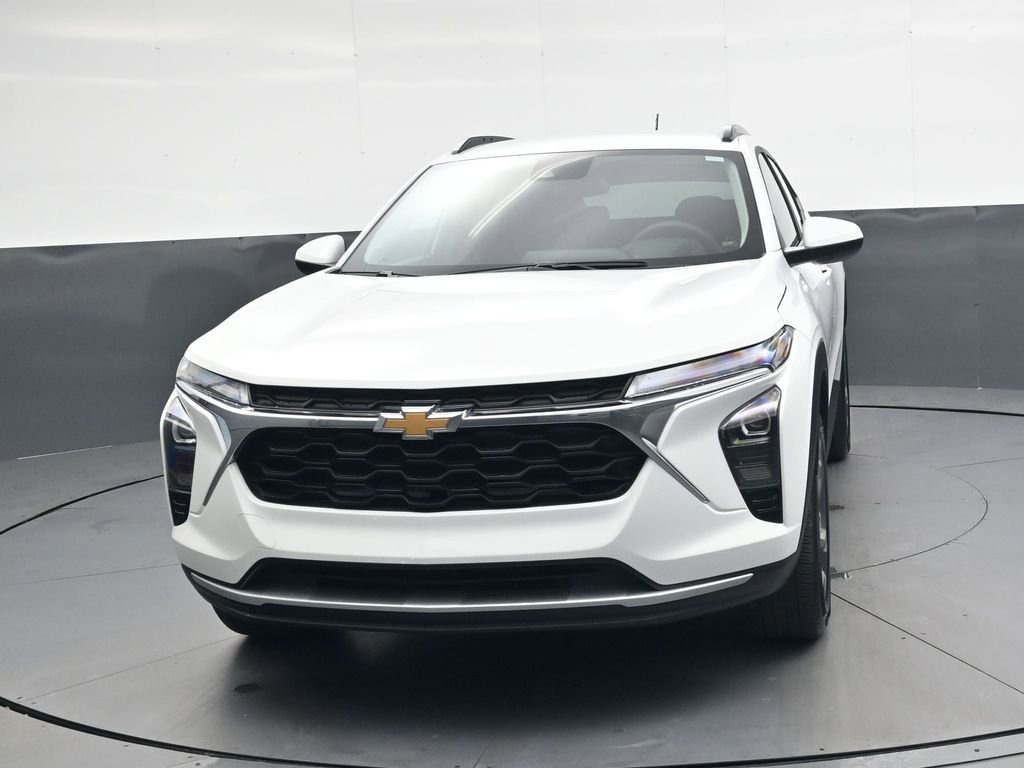 Used 2025 Chevrolet Trax LT image 9