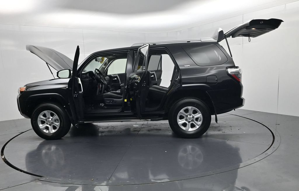 Used 2016 Toyota 4Runner SR5 AWD/4WD image 61