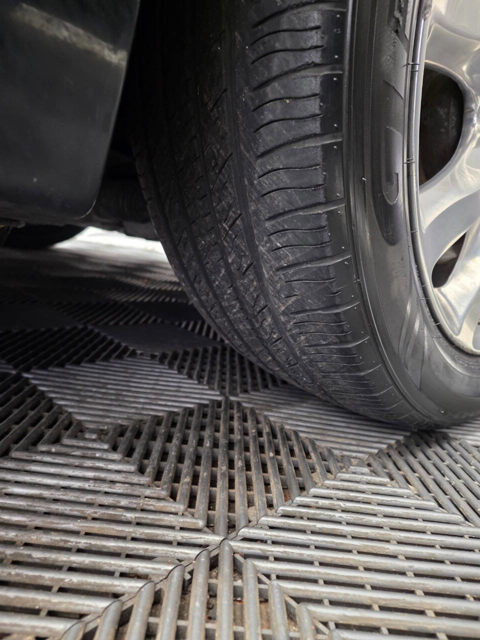 Used 2018 Chrysler 300 Touring L AWD/4WD image 39