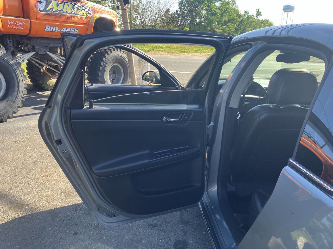 Used 2007 Chevrolet Impala LTZ FWD image 19
