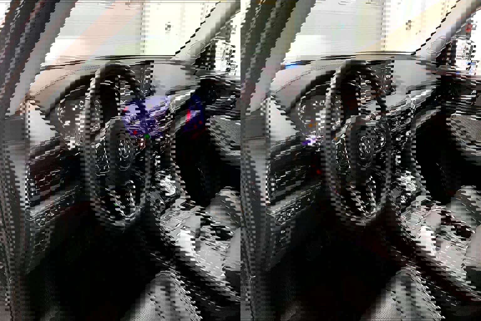 Used 2024 Acura MDX SH-AWD w/ Advance Package image 2