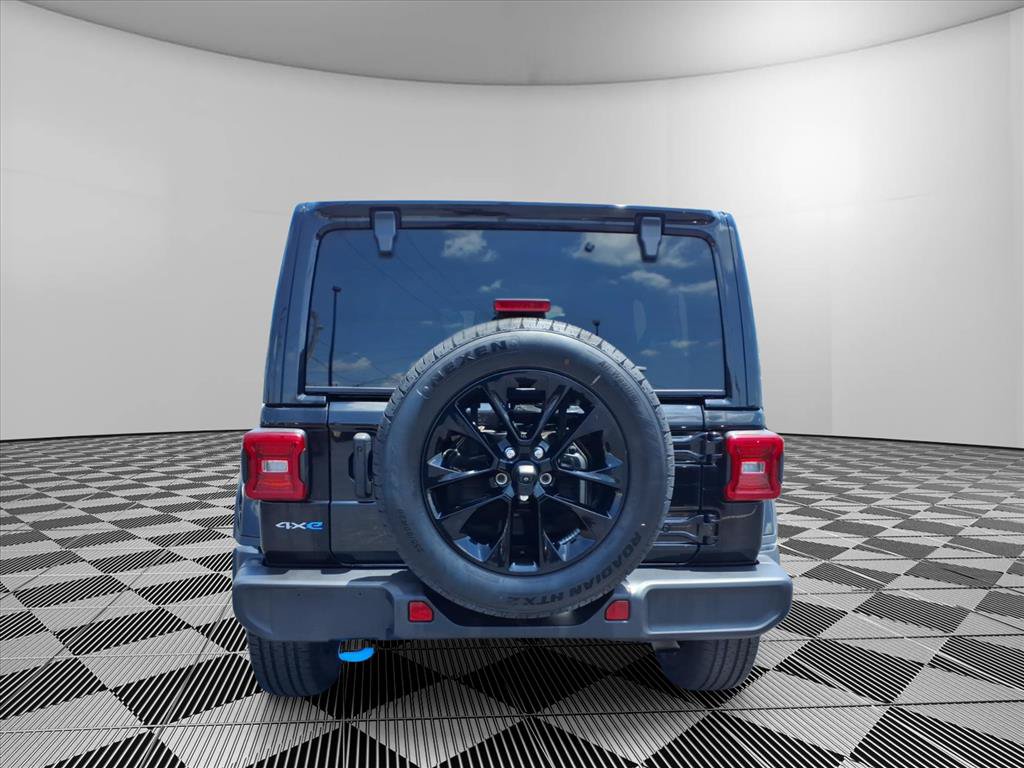 Used 2024 Jeep Wrangler Unlimited Sahara AWD/4WD image 26