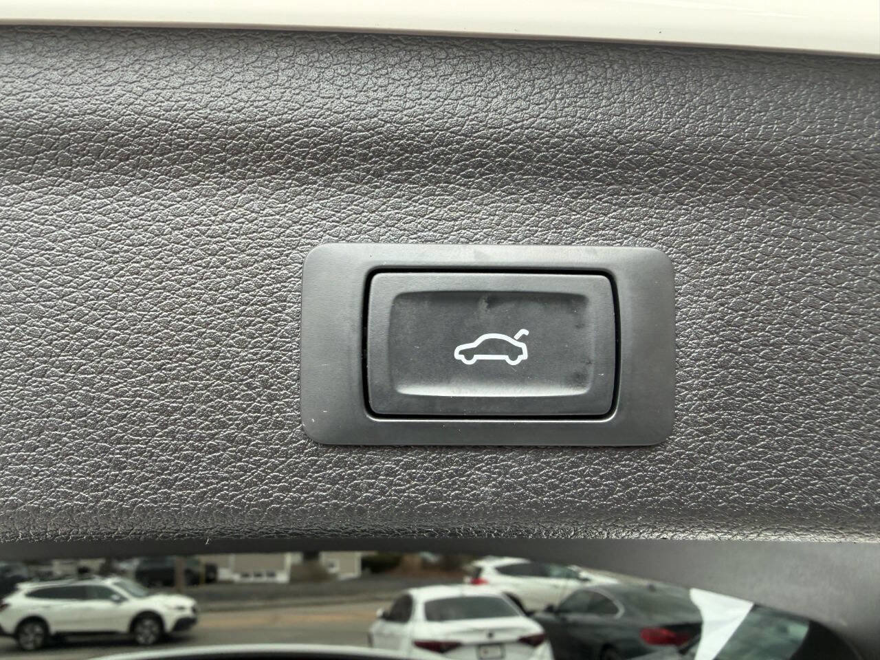 Used 2020 Audi Q3 2.0T Premium AWD/4WD image 8