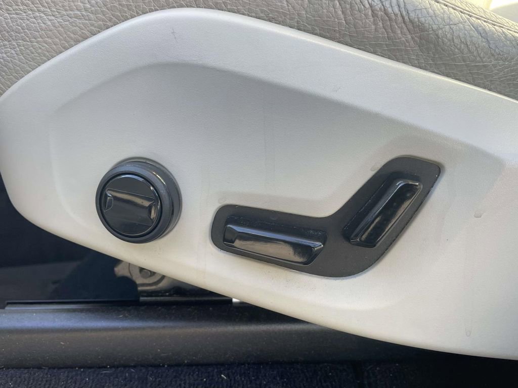 Used 2022 Volvo XC90 T6 Momentum w/ Advanced Package image 17