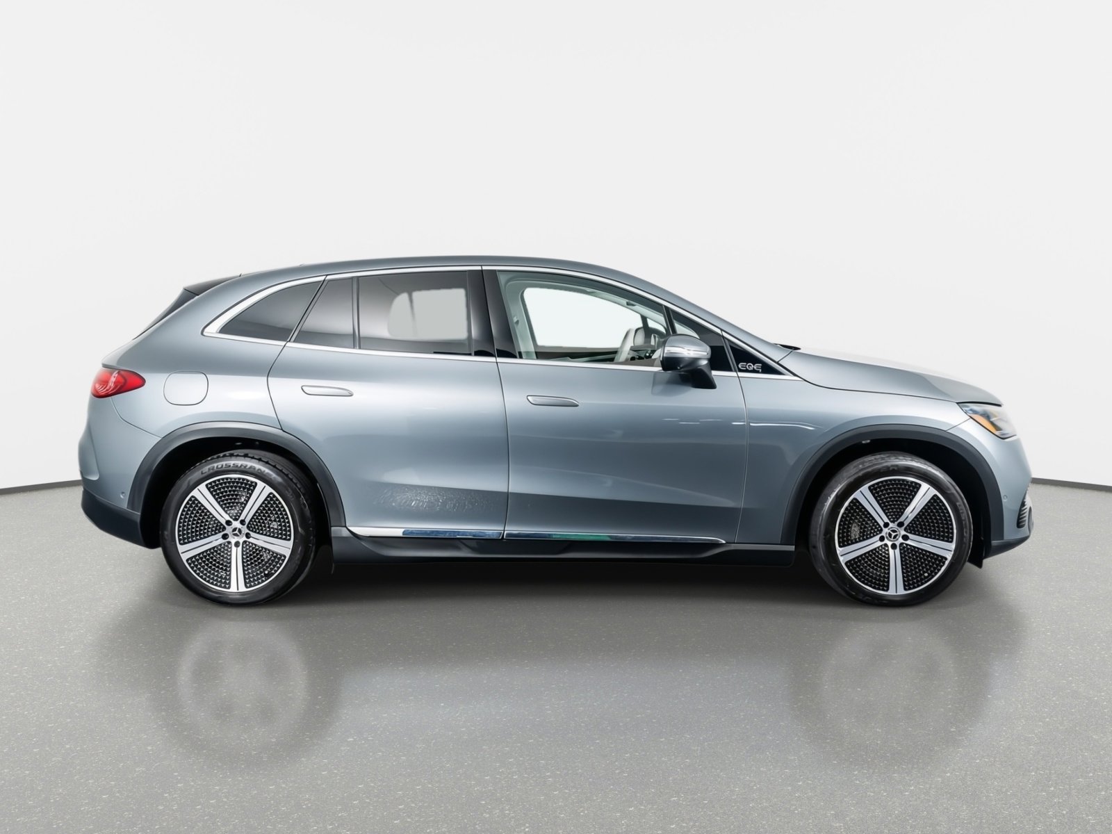 Used 2023 Mercedes-Benz EQE 350+ 4MATIC SUV image 5