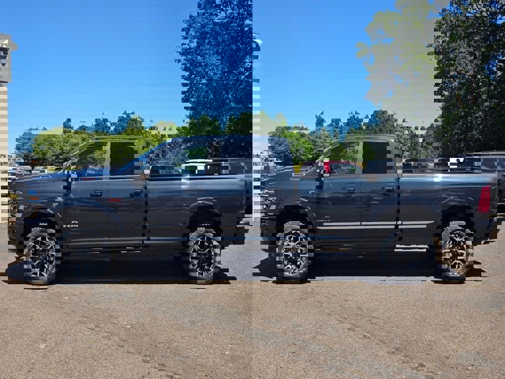 New 2025 RAM 3500 Limited image 5