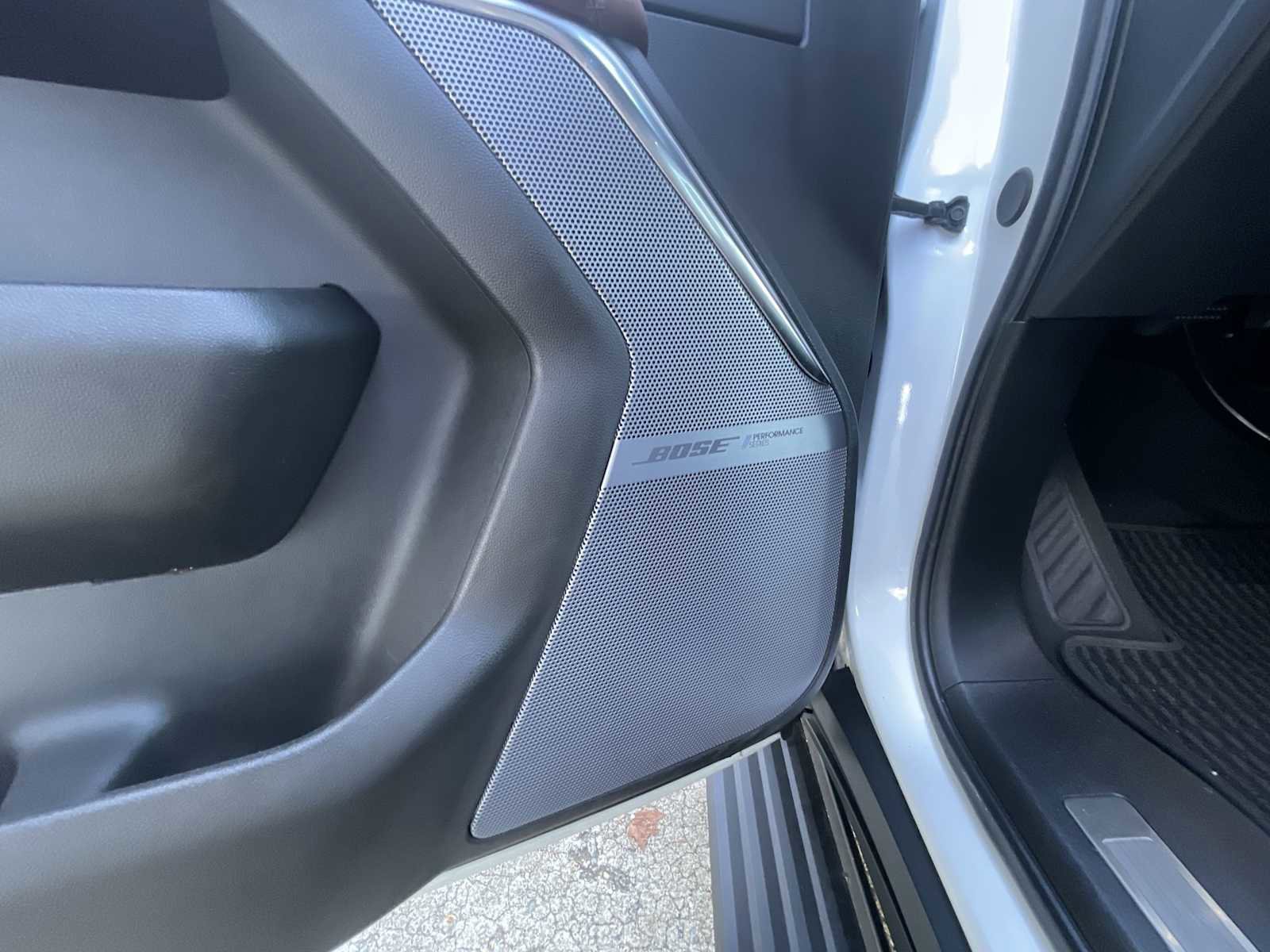 Used 2024 GMC Yukon Denali Ultimate image 25