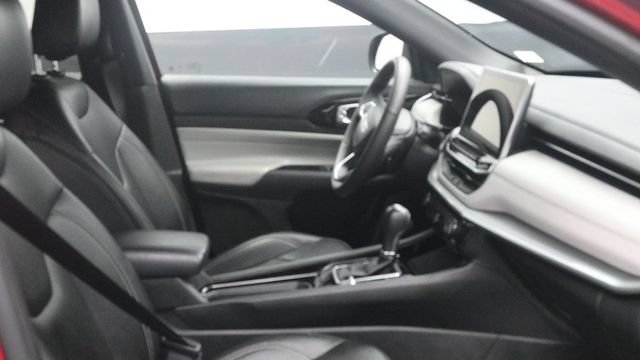 Used 2025 Jeep Compass Limited AWD/4WD image 13