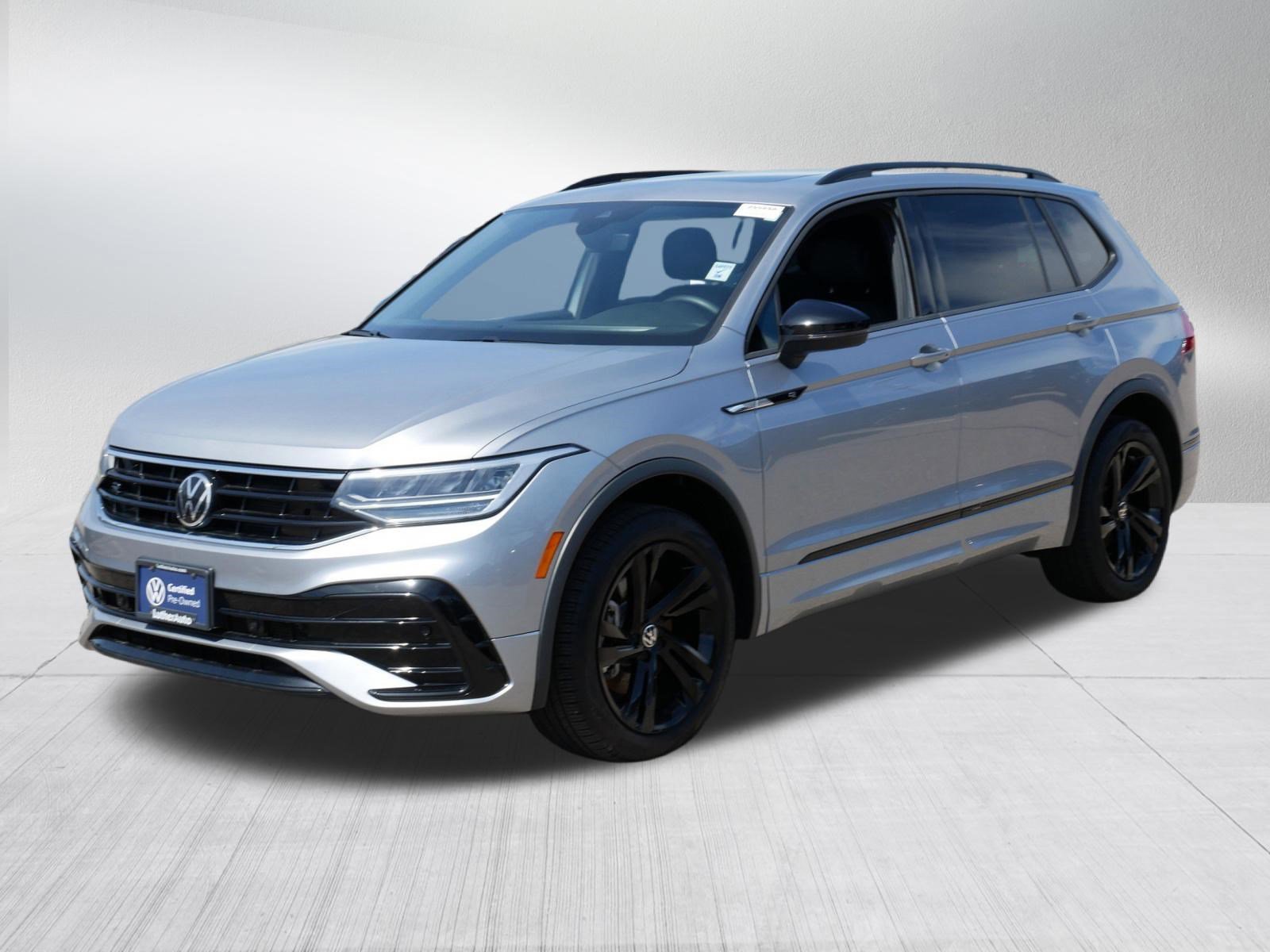 Certified 2023 Volkswagen Tiguan SE R-Line AWD/4WD image 3