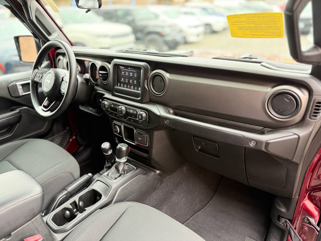 Used 2022 Jeep Gladiator Sport AWD/4WD image 13