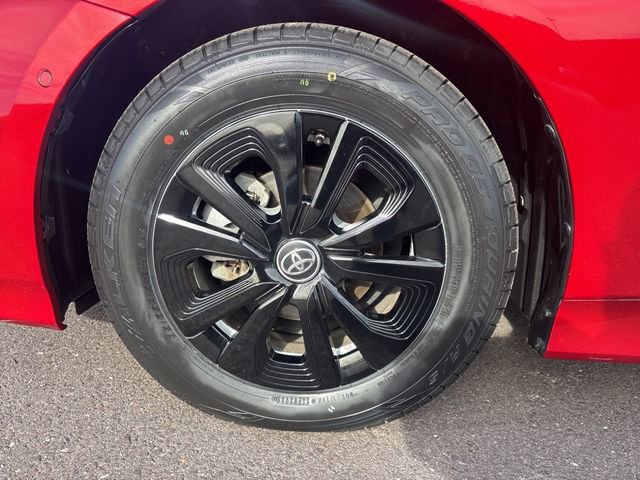 Used 2017 Toyota Prius Prime Advanced w/ Carpet Mat Package image 34