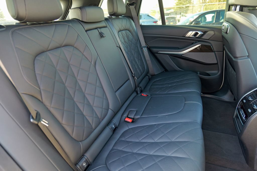 Used 2024 BMW X5 xDrive50e AWD/4WD image 31