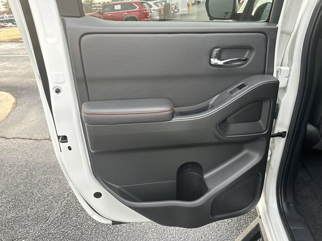 Used 2025 Nissan Frontier PRO-4X w/ Pro Convenience Package image 7