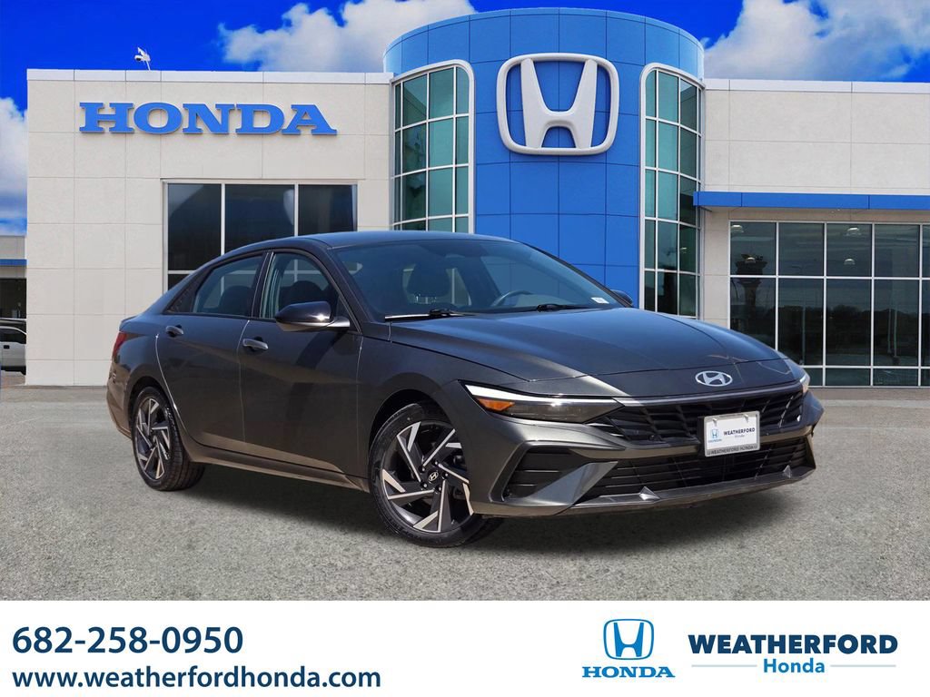 Used 2025 Hyundai Elantra Sport FWD image 1
