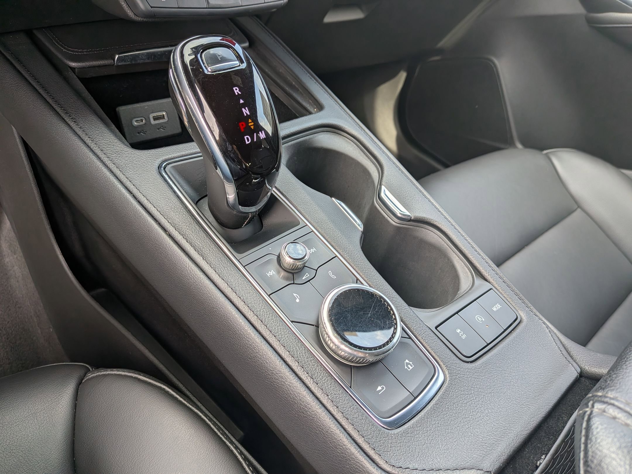 Certified 2023 Cadillac XT4 Luxury w/ Cold Weather Package AWD/4WD image 16