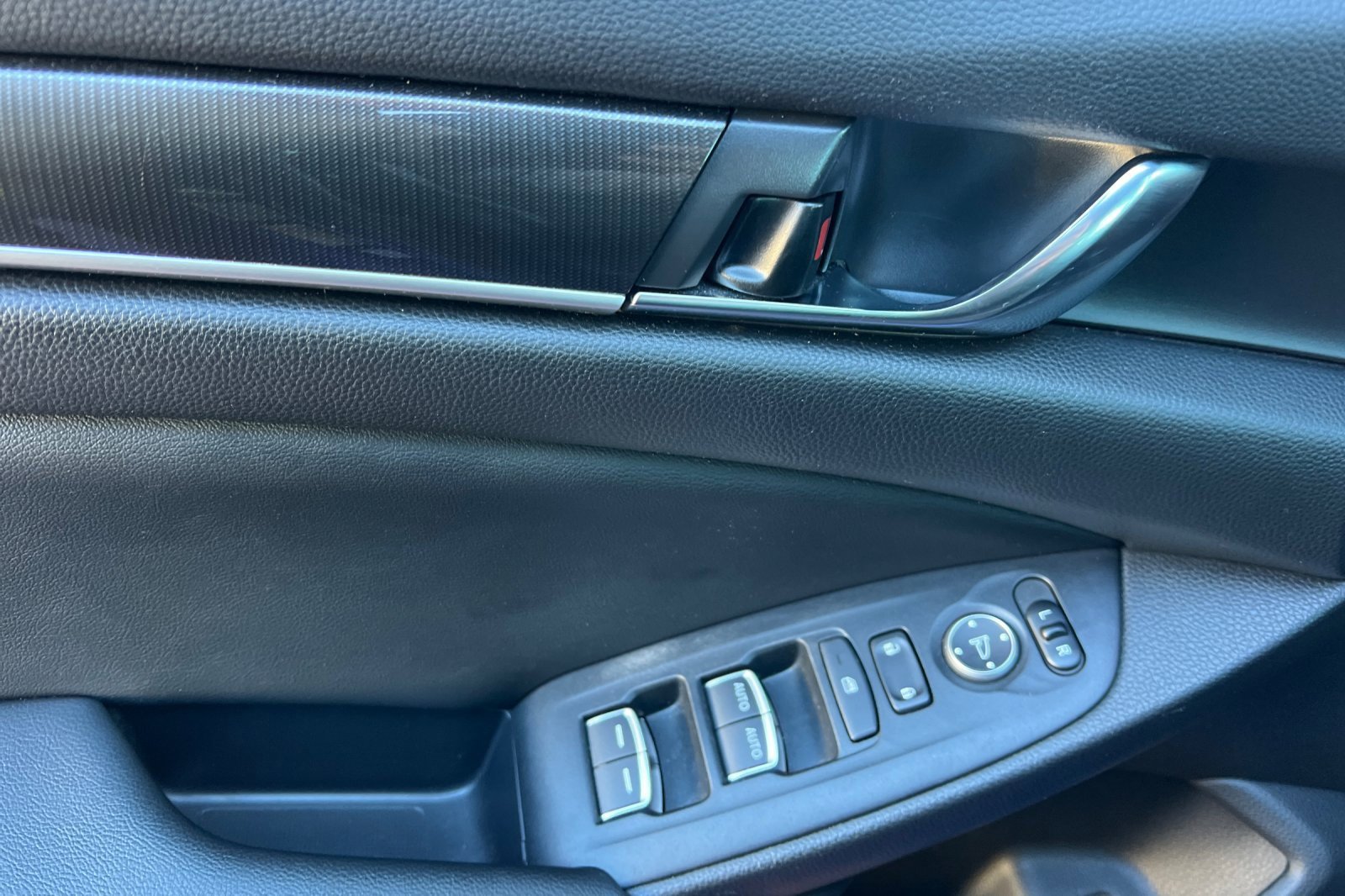 Used 2022 Honda Accord Sport image 12