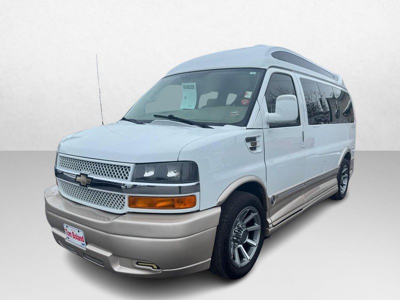Used 2015 Chevrolet Express 2500 image 2