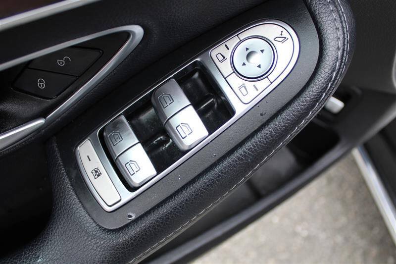 Used 2019 Mercedes-Benz C 300 4MATIC Sedan image 13