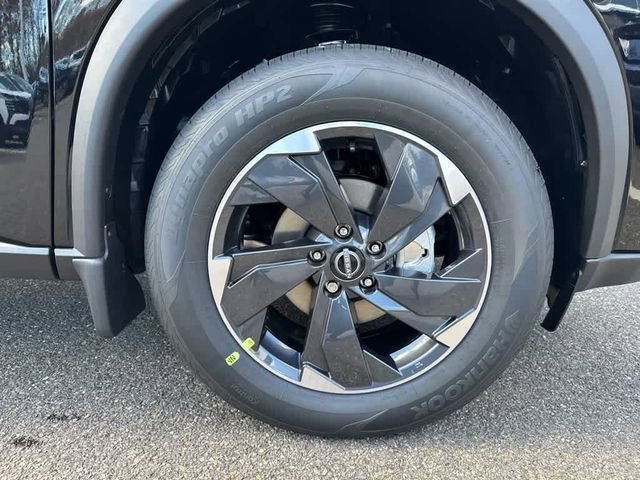 New 2026 Nissan Rogue SV w/ Cold Weather Package AWD/4WD image 9