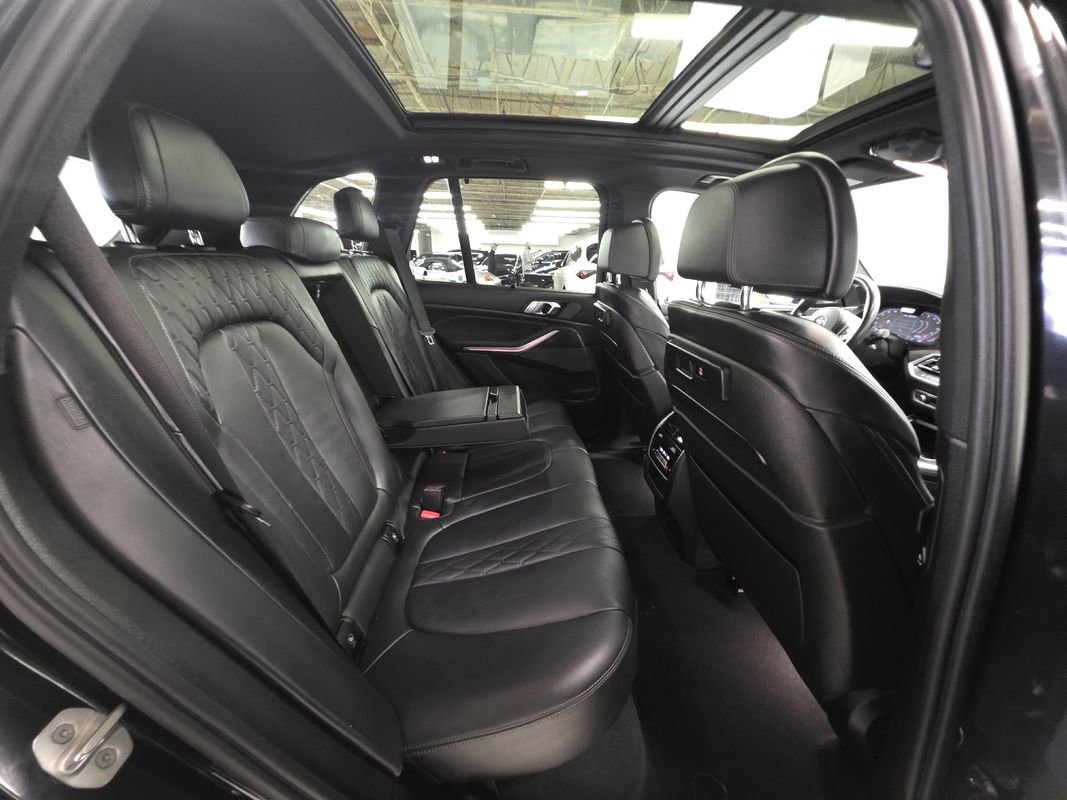 Used 2022 BMW X5 M50i w/ Executive Package AWD/4WD image 22