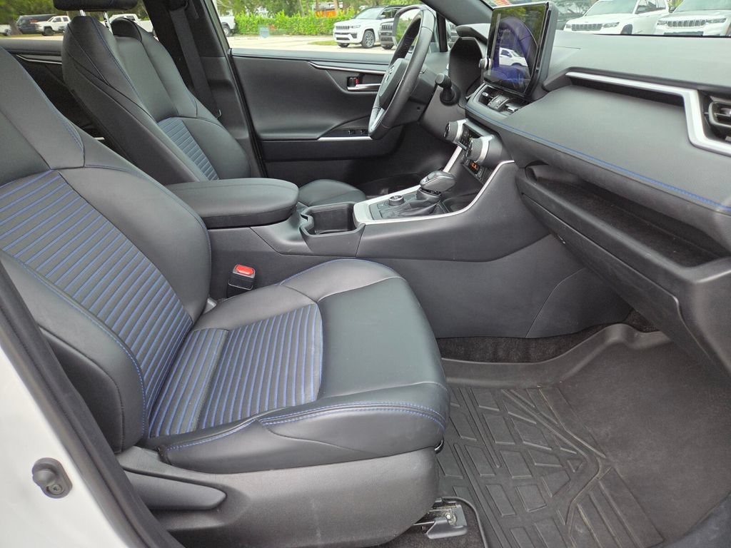 Used 2024 Toyota RAV4 XSE AWD/4WD image 15