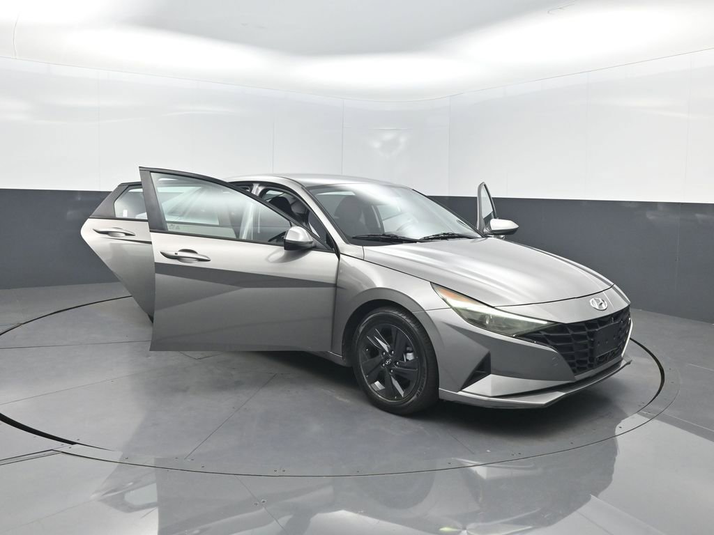 Used 2021 Hyundai Elantra SEL w/ Convenience Package image 39