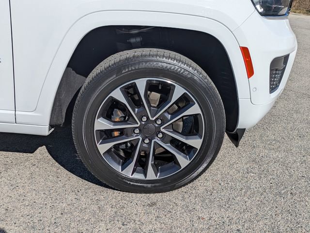 Used 2022 Jeep Grand Cherokee Overland w/ Luxury Tech Group IV image 12