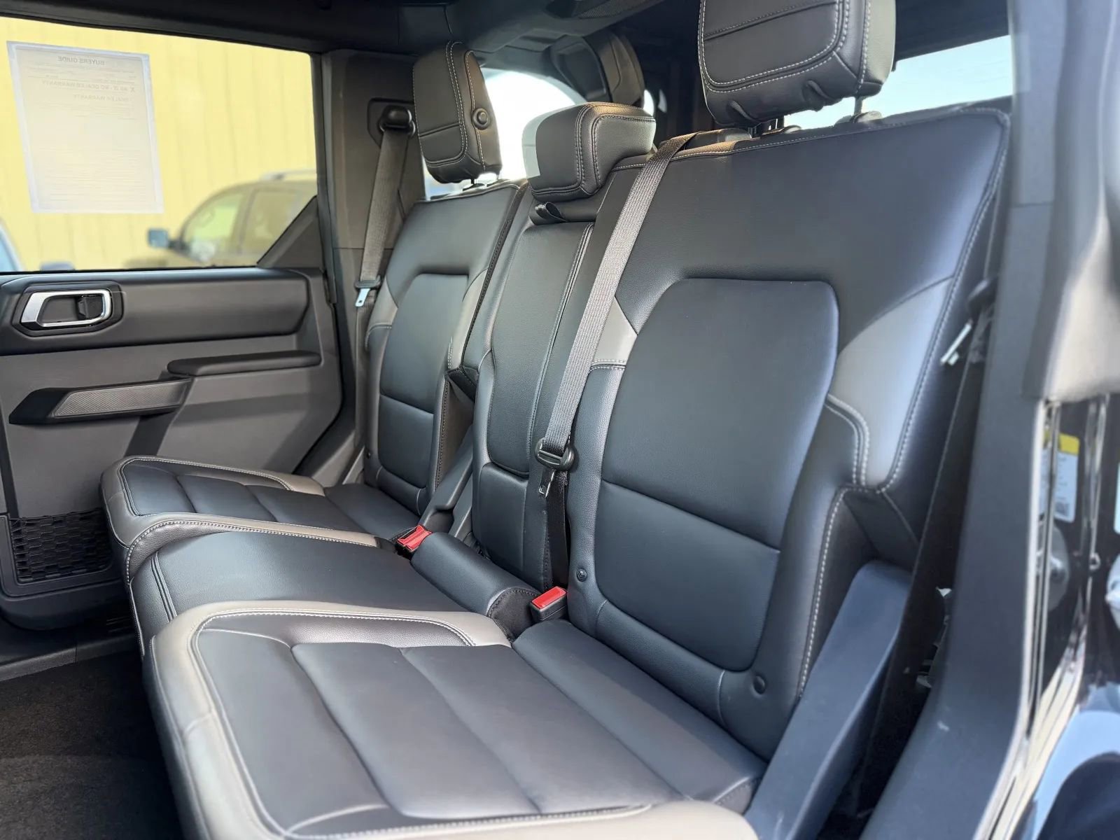 Used 2025 Ford Bronco Outer Banks w/ Sasquatch Package image 16