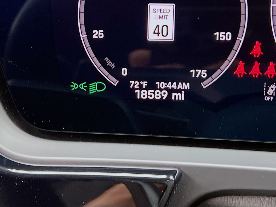 Certified 2025 Porsche Cayenne E-Hybrid Coupe AWD/4WD image 13